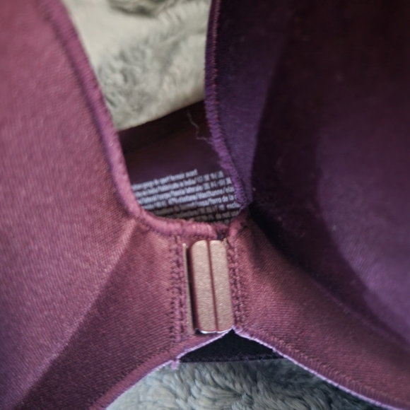 34 DD victoria secrets sports bra - Picture 3 of 3